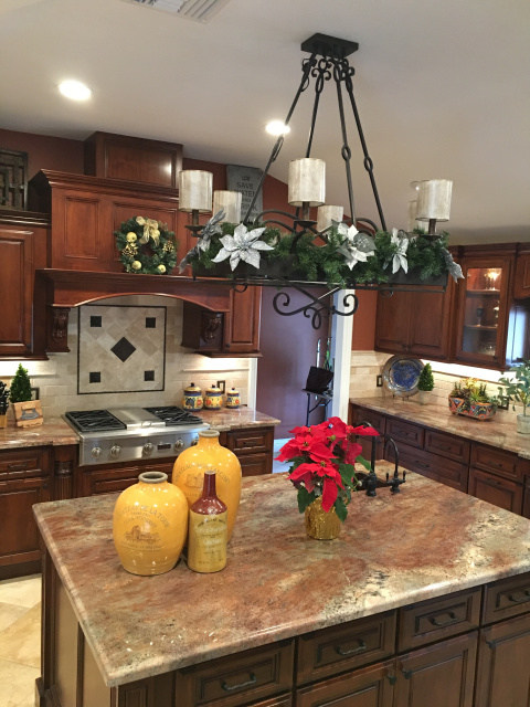 Traditional kitchen in "Bordeaux" Granite slab.